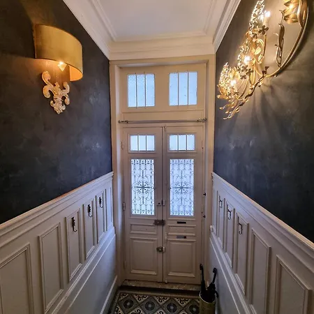 Luxueux, Centre-ville